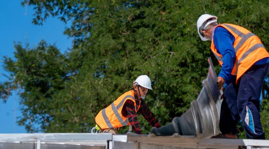 Professional gutter cleaning in Pleasant Dale, NE